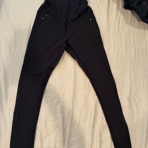 A Pea in a Pod black maternity pants